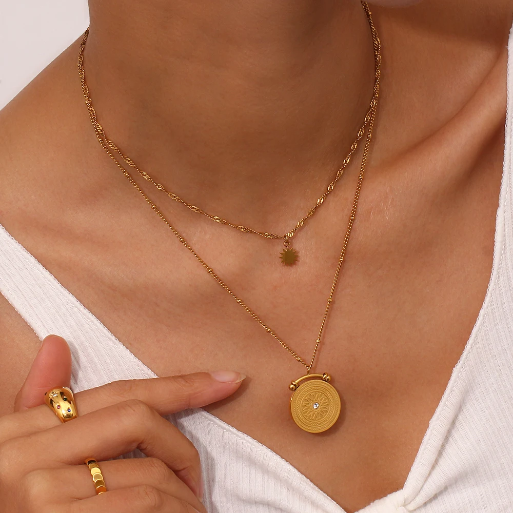 E.B.belle Center of the Univer - огляд і ціна Coin Necklace Delicate
